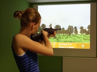 Laser schietsimulatie 1 uur met de groep.